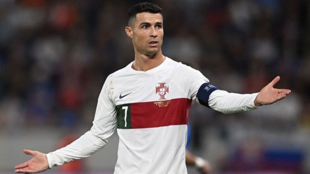 Ronaldo bị cấm thi đấu 1 trận cùng ĐT Bồ Đào Nha (Ảnh: Getty)