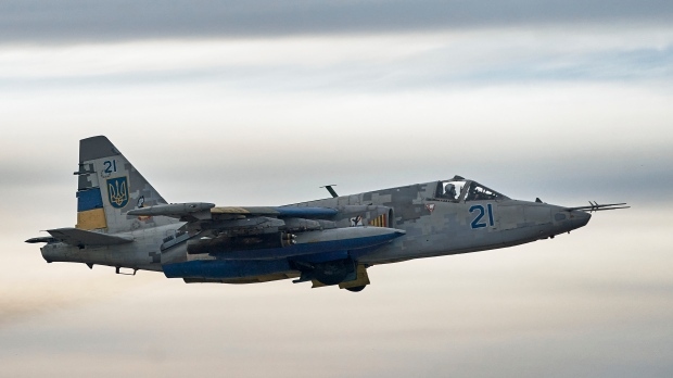 Máy bay Su-25 của Ukraine làm nhiệm vụ ở Donetsk ngày 4/5/2023. Ảnh: AP