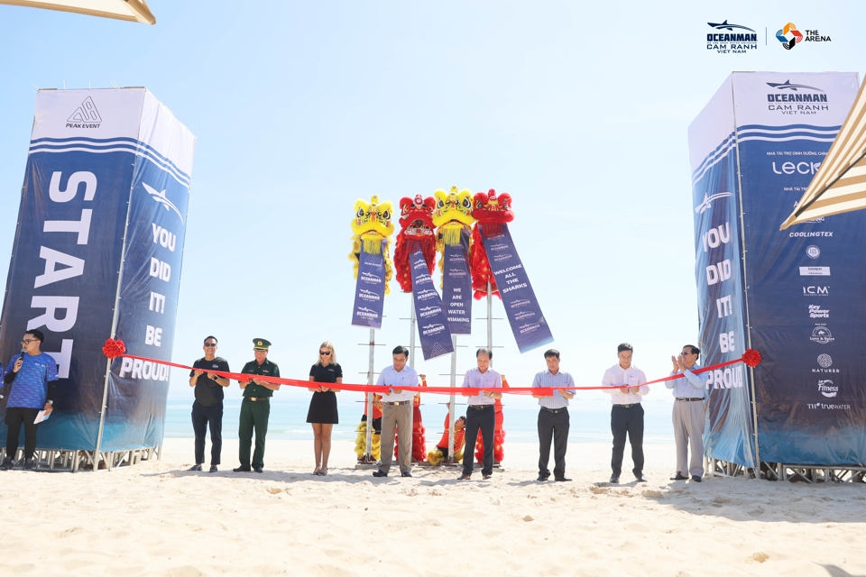 The Arena OCEANMAN Cam Ranh Vietnam 2023 kicks off in Khanh Hoa province. (Photo: Kinhtedothi.vn)
