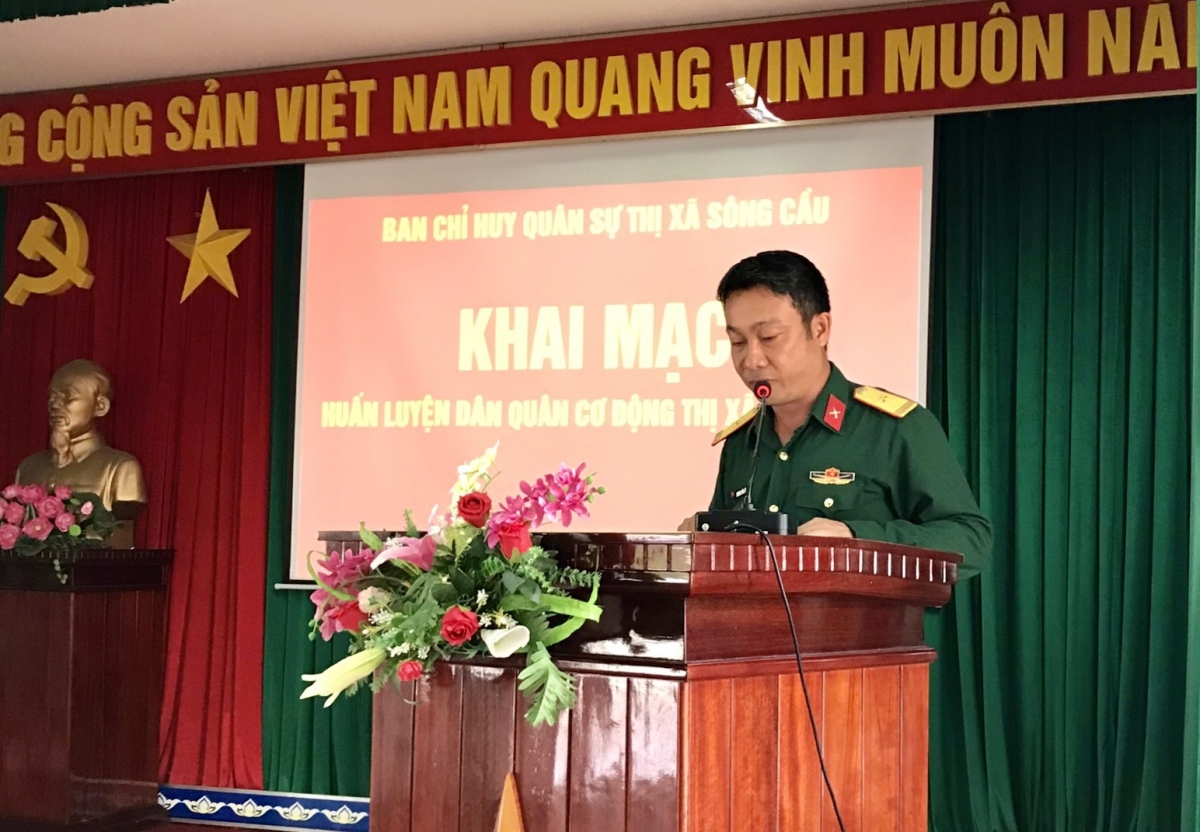 Tháng 7/2023, Thiếu tá Trương Hồng Kỳ, Phó Chỉ huy trưởng, Tham mưu trưởng Ban Chỉ huy Quân sự thị xã Sông Cầu phát biểu tại Lễ khai mạc  huấn luyện dân quân năm thứ nhất thị xã Sông Cầu, tỉnh Phú Yên