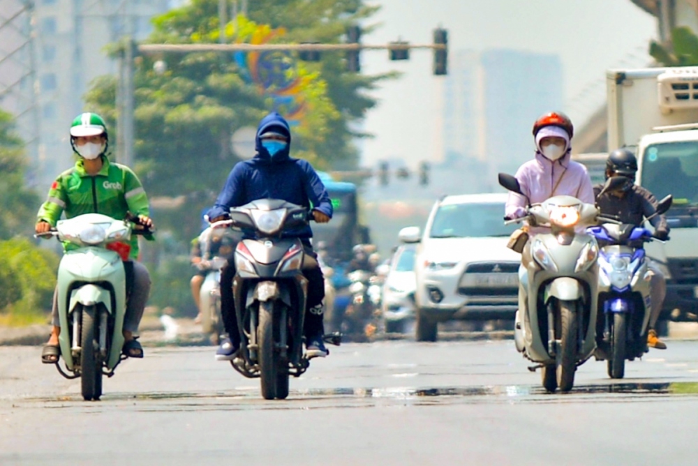 Thủ đô Hà Nội nắng nóng trên 35 độ