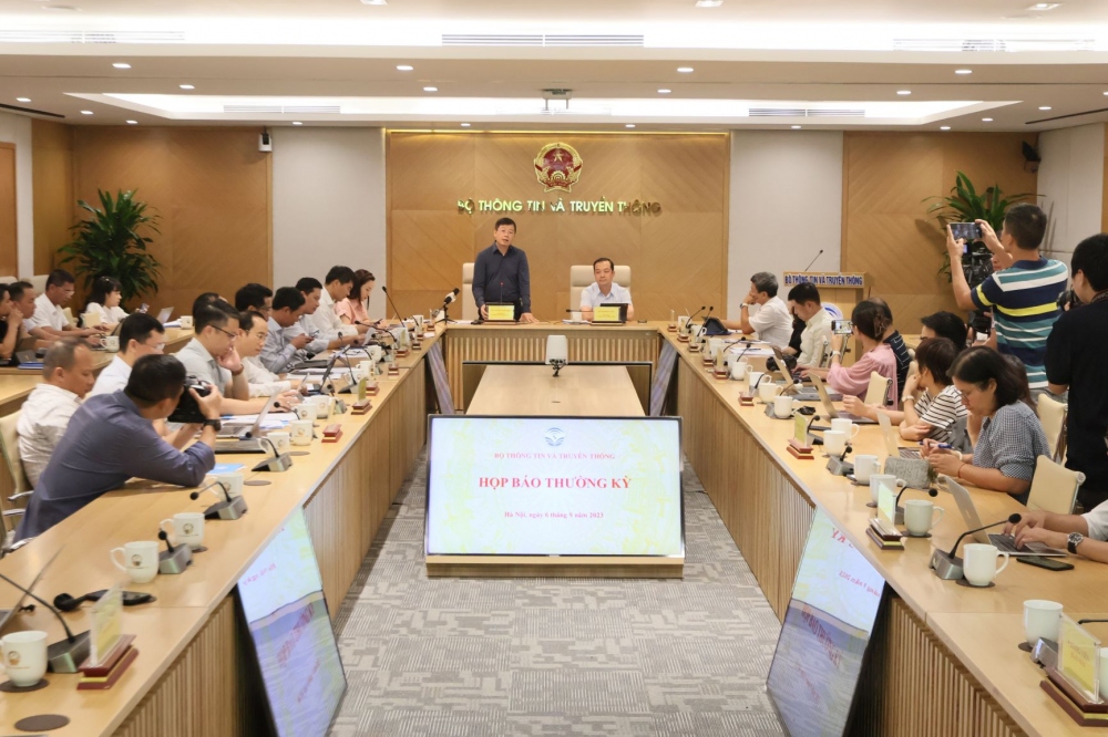 Toàn cảnh họp báo
