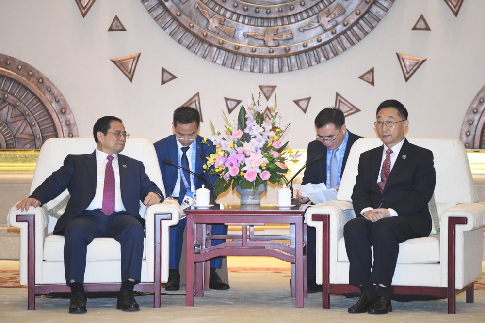 Thủ tướng Phạm Minh Chính tiếp Bí thư Đảng ủy Khu tự trị dân tộc Choang Quảng Tây, Trung Quốc Lưu Ninh.