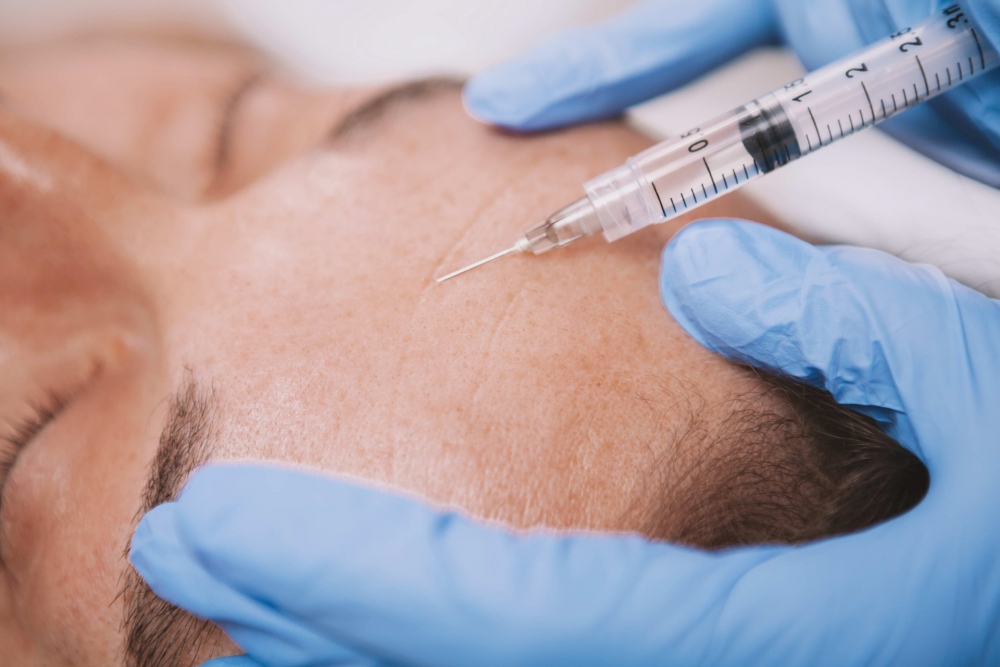 Tiêm filler "chui" trong khách sạn, nạn nhân vừa bị biến chứng, vừa bị trộm hết tài sản. Ảnh minh họa.