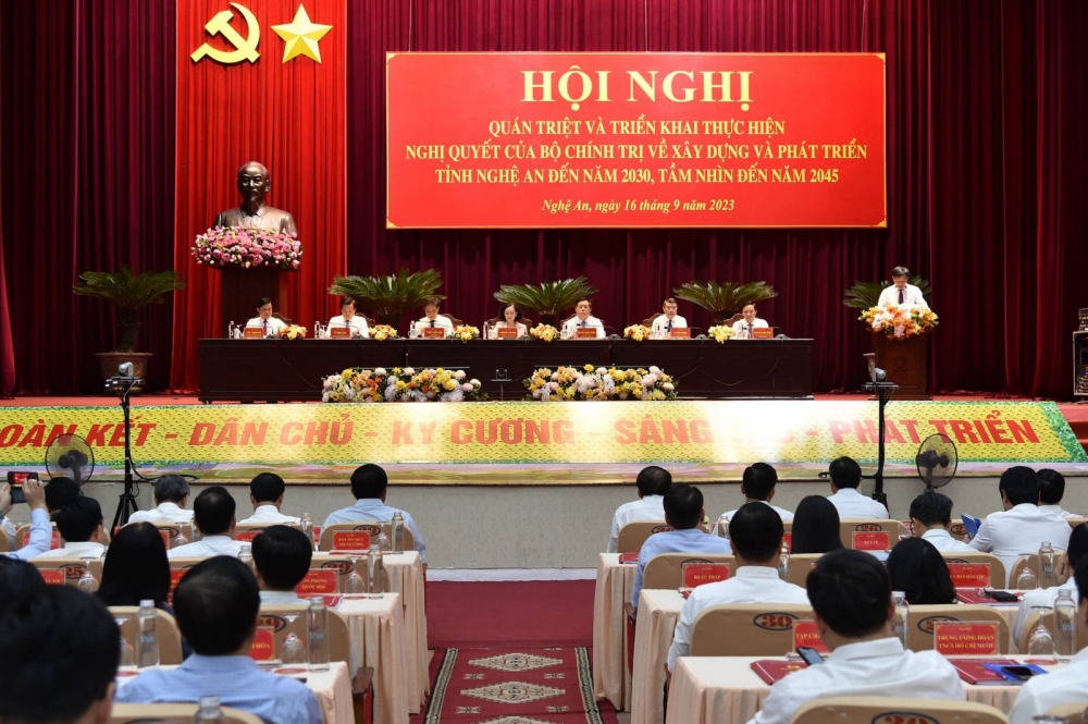 Toàn cảnh hội nghị.