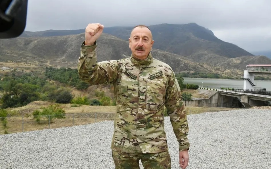 Tổng thống Azerbaijan Ilham Aliyev thể hiện quyết tâm của mình. Ảnh: Middle East Monitor.