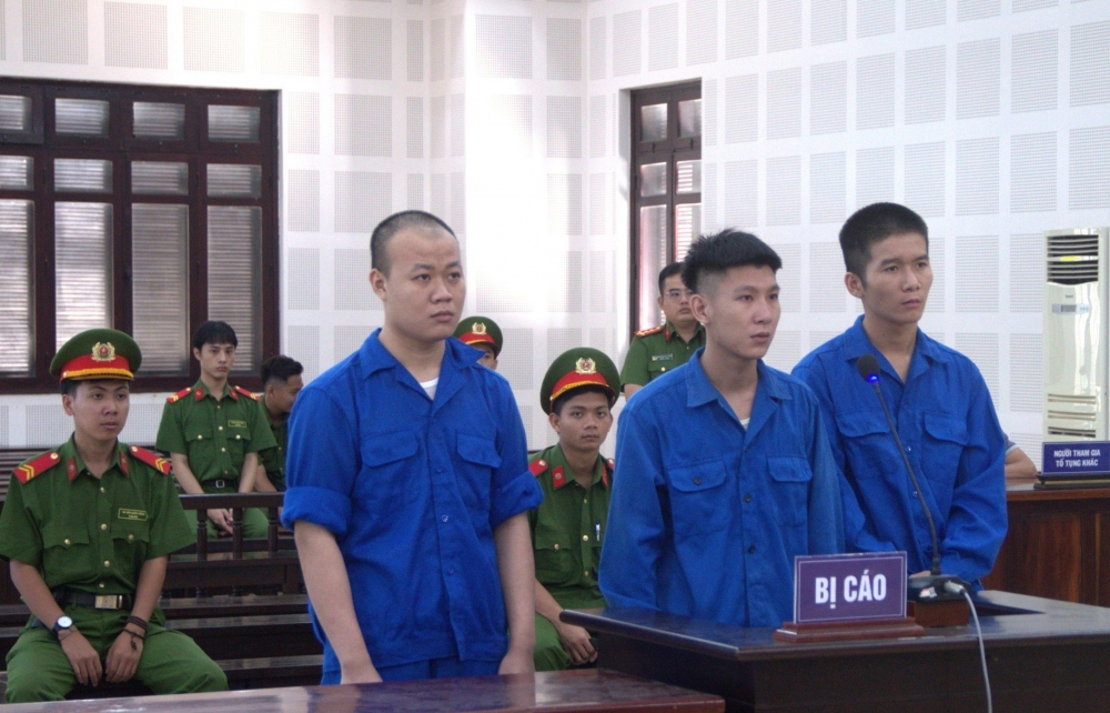 Các bị cáo tại phiên xét xử sơ thẩm.