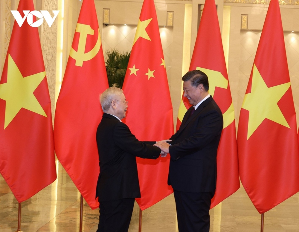 Tổng Bí thư, Chủ tịch Trung Quốc Tập Cận Bình đón Tổng Bí thư Nguyễn Phú Trọng cùng Đoàn đại biểu cấp cao Việt Nam sang thăm chính thức nước Cộng hòa Nhân dân Trung Hoa, cuối tháng 10 - đầu tháng 11/2022.