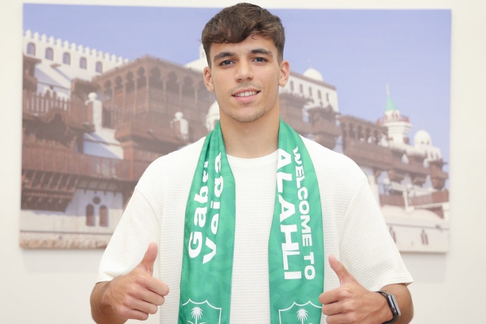 8. Tiền vệ Gabriel Veiga chuyển từ Celta Vigo tới Al Ahli với giá 40 triệu Euro