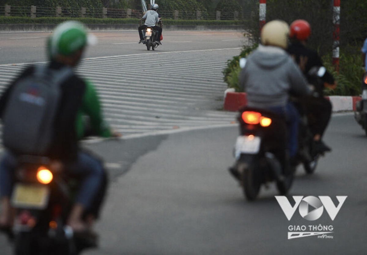 Xe máy vi phạm trên đường cao tốc, đường cấm ngày càng tăng (Ảnh minh hoạ).