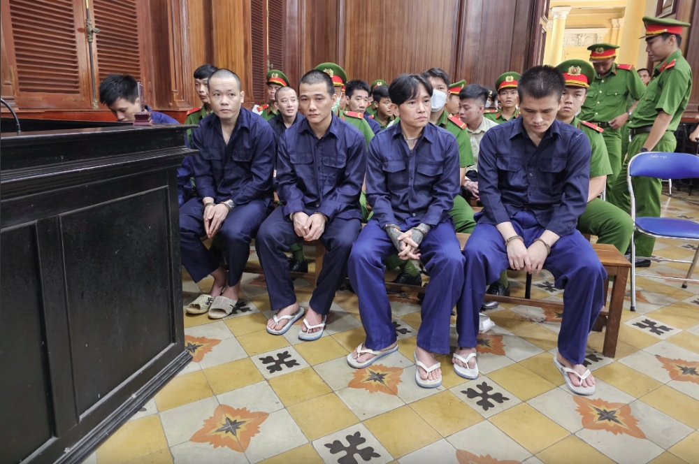 Các bị cáo tại phiên tòa sáng 11/9. (Ảnh: Đan Thuần)