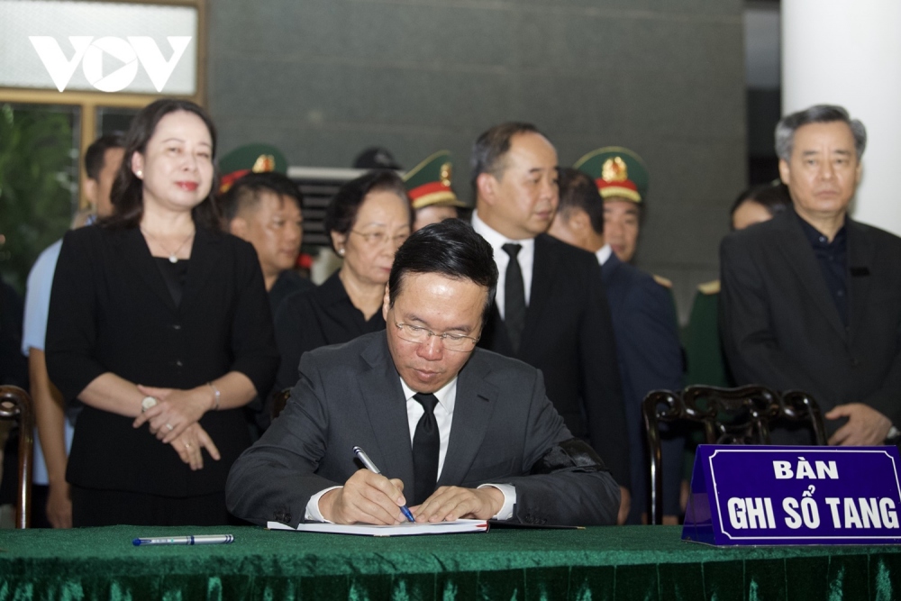 Chủ tịch nước viết trong sổ tang: "Đồng chí là vị tướng lĩnh có tầm nhìn chiến lược, đã có nhiều đóng góp cho sự nghiệp chung của Đảng, nhân dân và quân đội, nhất là trong lĩnh vực tình báo, đối ngoại quốc phòng. Vĩnh biệt đồng chí..."