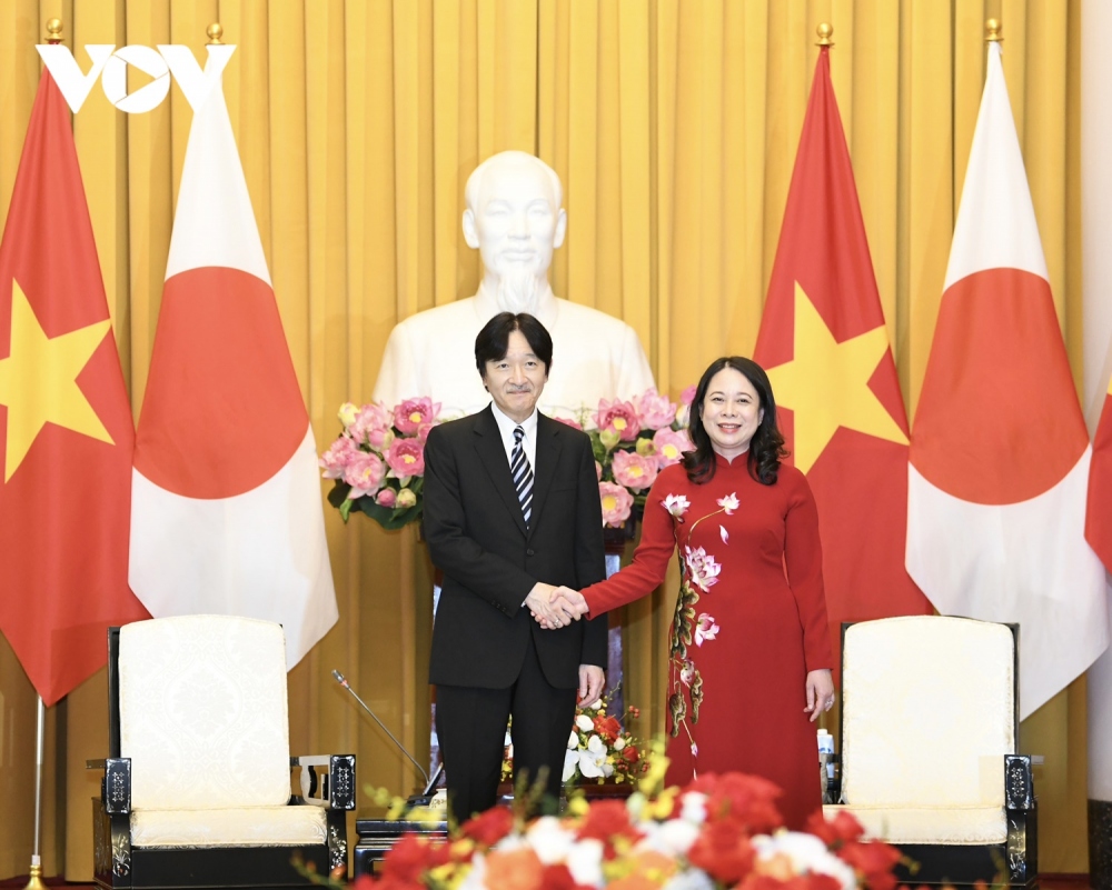 Phó Chủ tịch nước Võ Thị Ánh Xuân và Hoàng Thái tử Nhật Bản Akishino cùng hai đoàn đại biểu cấp cao bước vào hội đàm.