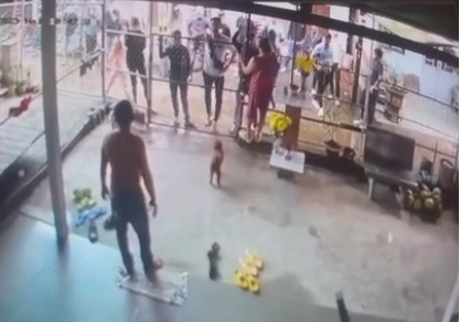 Các đối tượng kéo nhau giải quyết mâu thuẫn