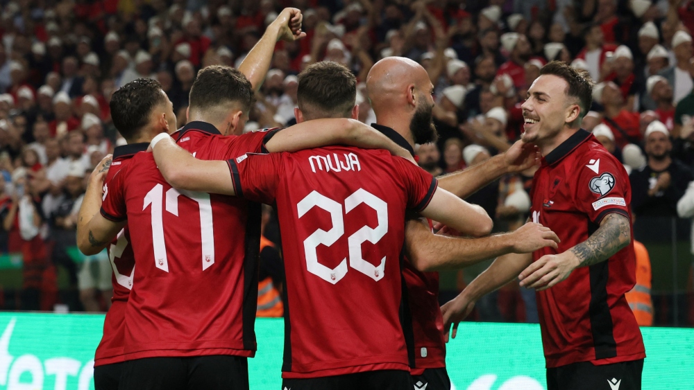 Albania hạ CH Séc 3-0 trên sân nhà. 