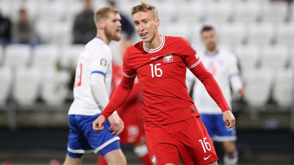 Ba Lan thắng Đảo Faroe 2-0 để duy trì cơ hội góp mặt tại EURO 2024. 