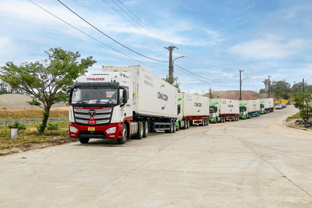 THILOGI vận chuyển trái cây từ nông trường Lào qua cửa khẩu quốc tế Nam Giang, Quảng Nam