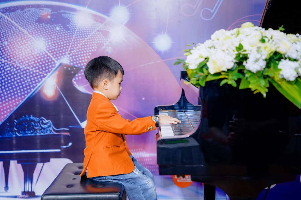 Đây là lần đầu tiên có một cuộc thi tìm tài năng Piano mở rộng dành cho lứa tuổi từ 5-18 được tổ chức rộng khắp trên toàn quốc.