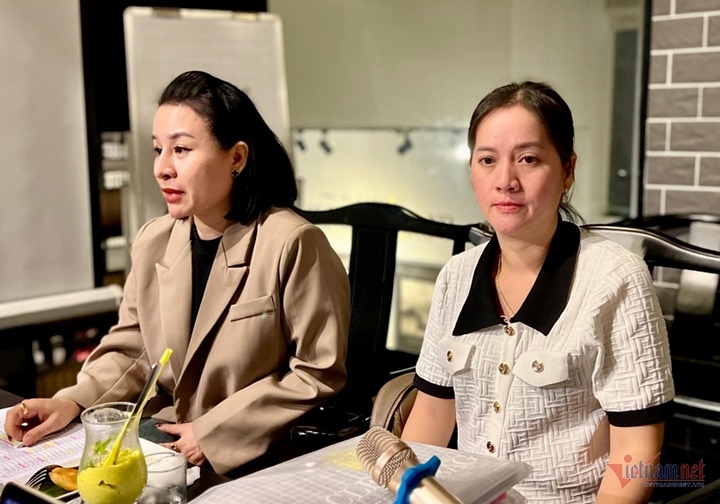 Chị Hồng Loan - con gái nghệ sĩ Vũ Linh và người đại diện trong buổi gặp gỡ truyền thông.