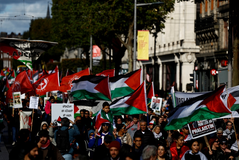 Biểu tình phản đối xung đột ở dải Gaza tại Dublin, Ireland. Ảnh: Reuters