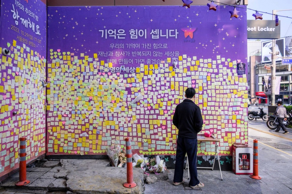 Khu phố Itewon 1 năm sau thảm họa kinh hoàng (Ảnh: Reuters)