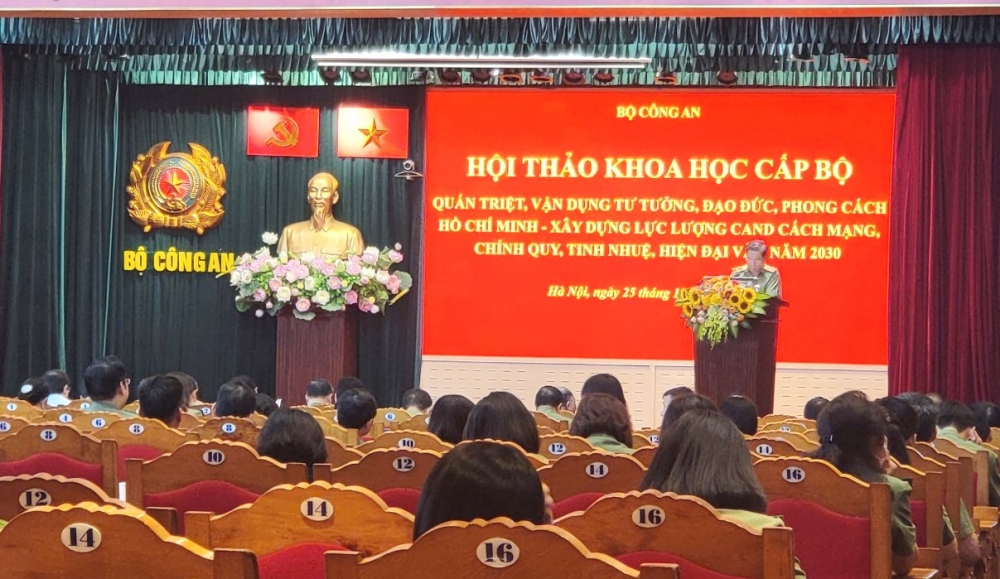 Quán triệt tư tưởng Hồ Chí Minh trong xây dựng lực lượng Công an nhân dân cách mạng, chính quy, tinh nhuệ, hiện đại