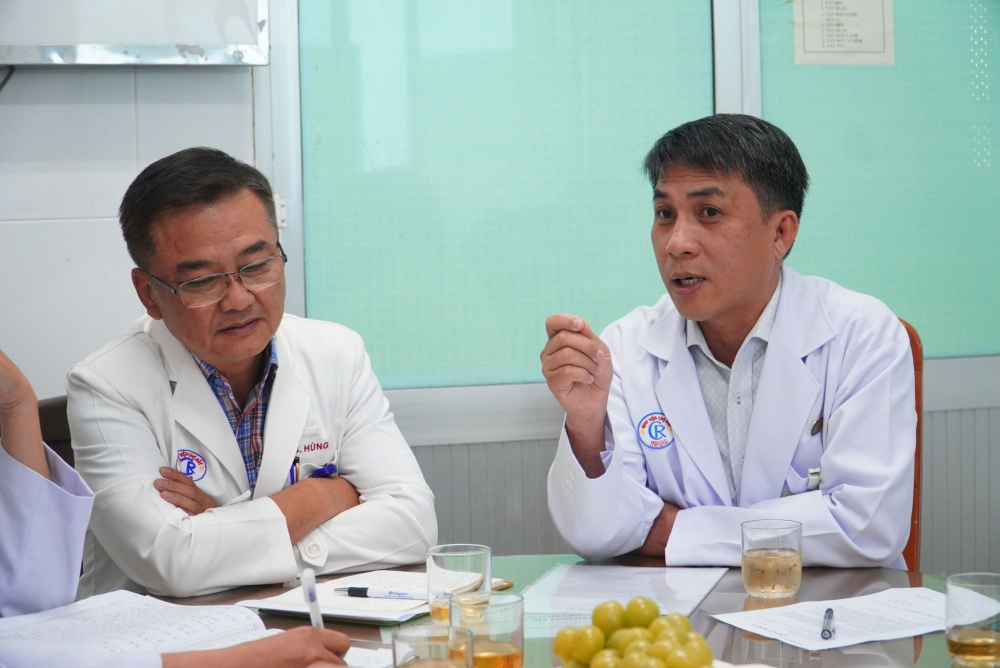Bác sĩ nghi ngờ nạn nhân có thể nhiễm 5 chất độc nhưng không thể khẳng định là những chất này là tự sản sinh trong sữa hay được bỏ vào trong sữa. Ảnh Bệnh viện Chợ Rẫy cung cấp.