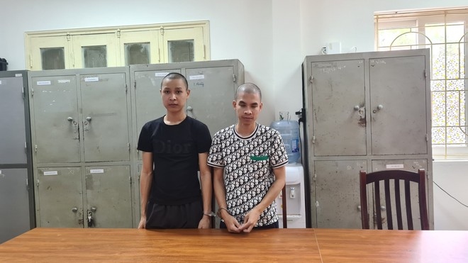 Hùng và Tuấn tại cơ quan công an