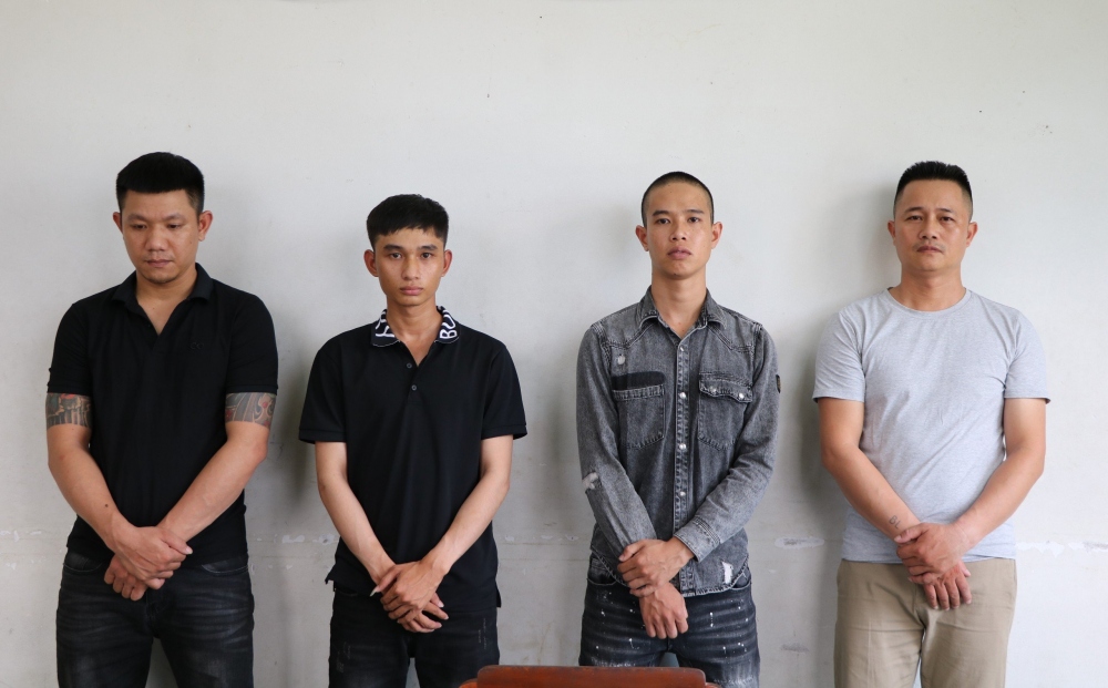4 đối tượng cho vay lãi nặng.