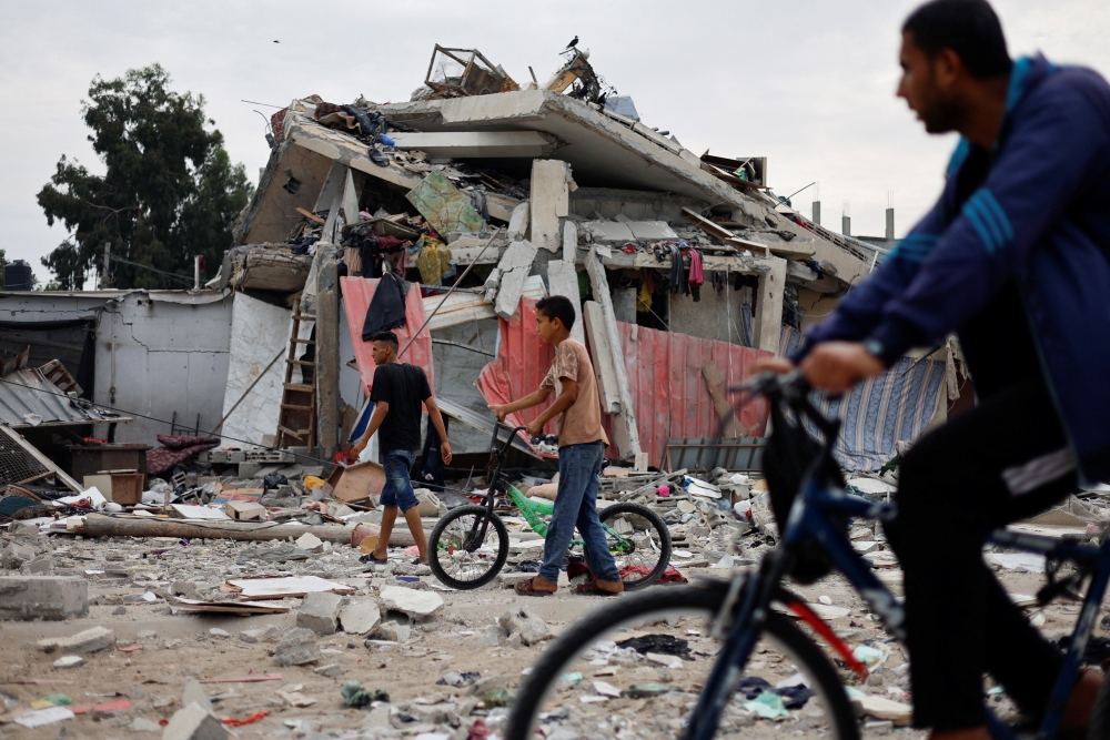Cảnh đổ nát sau các vụ không kích tại Gaza. Ảnh: AFP