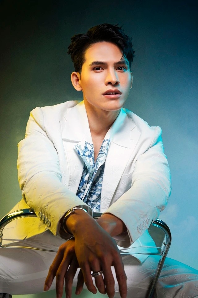 Quốc Thiên tâm sự từng bị khủng hoảng tâm lý khi loay hoay khá lâu tìm con đường cho mình trong showbiz dù bước ra với danh hiệu Quán quân Vietnam Idol 2008. Quốc Thiên cũng thừa nhận những năm qua dẫu là một giọng hát nội lực, được đào tạo bài bản song anh vẫn chưa thực sự bật hẳn lên được trong lòng khán giả đại chúng.