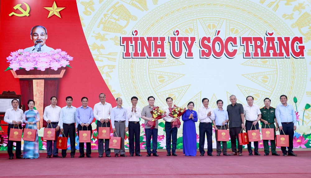 Chủ tịch Quốc hội và lãnh đạo tỉnh Sóc Trăng