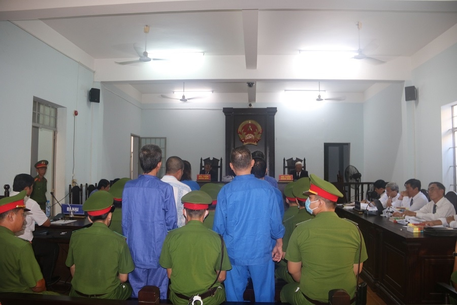 Toàn cảnh phiên toà sáng nay 24/10 (Ảnh: C.T)