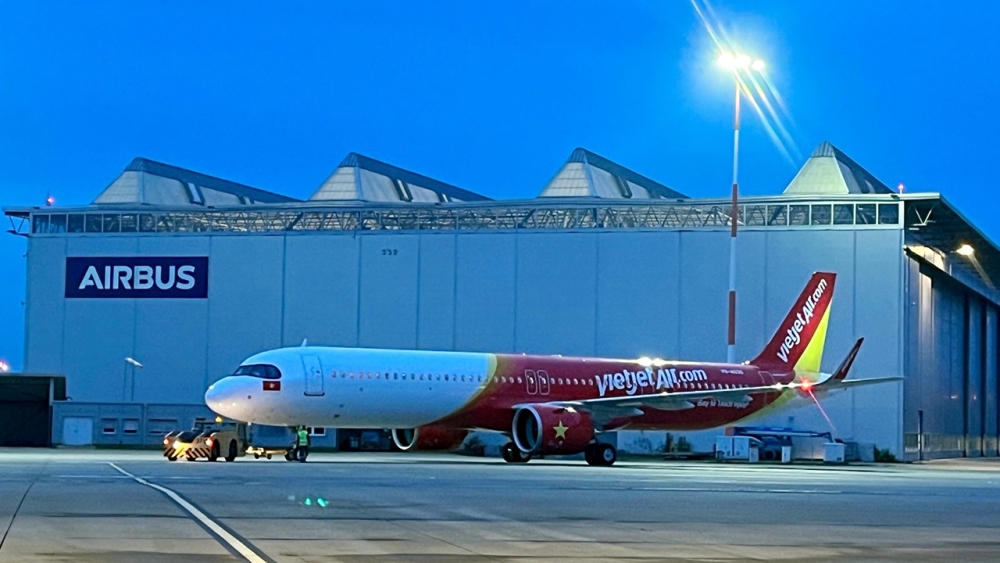 Tàu bay mới tại Hamburg (Đức) trước giờ cất cánh về Việt Nam - Ảnh: Vietjet