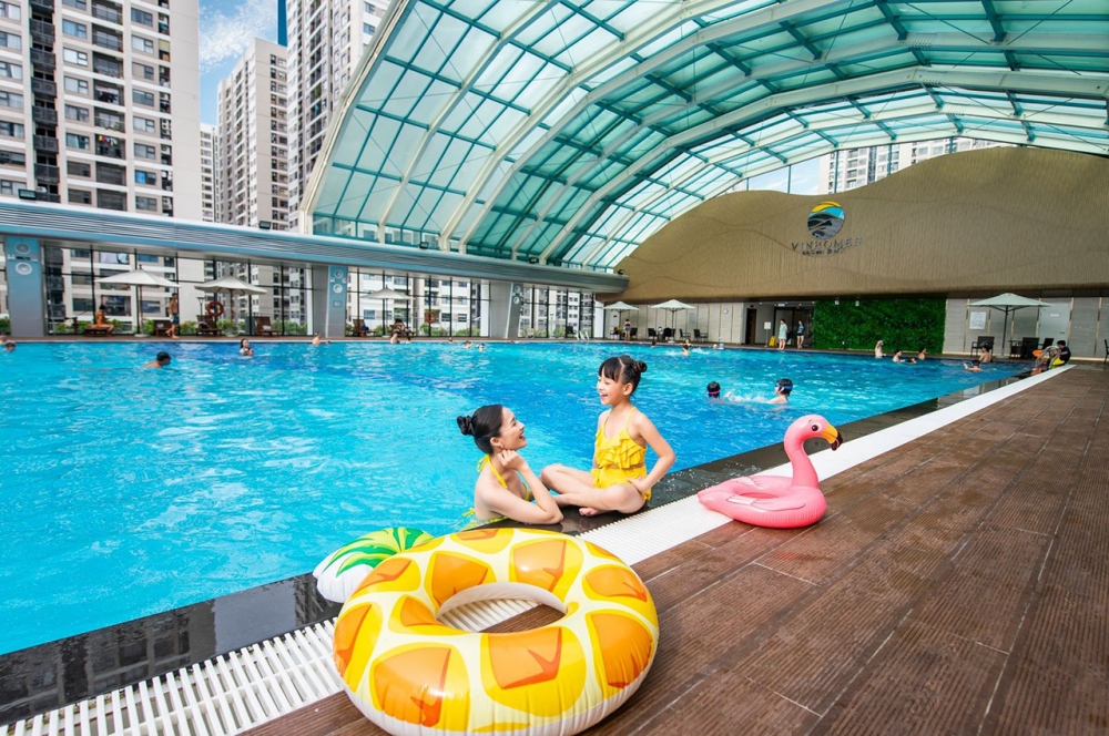 Bể bơi bốn mùa “mui trần” độc đáo kế cận The Zenpark