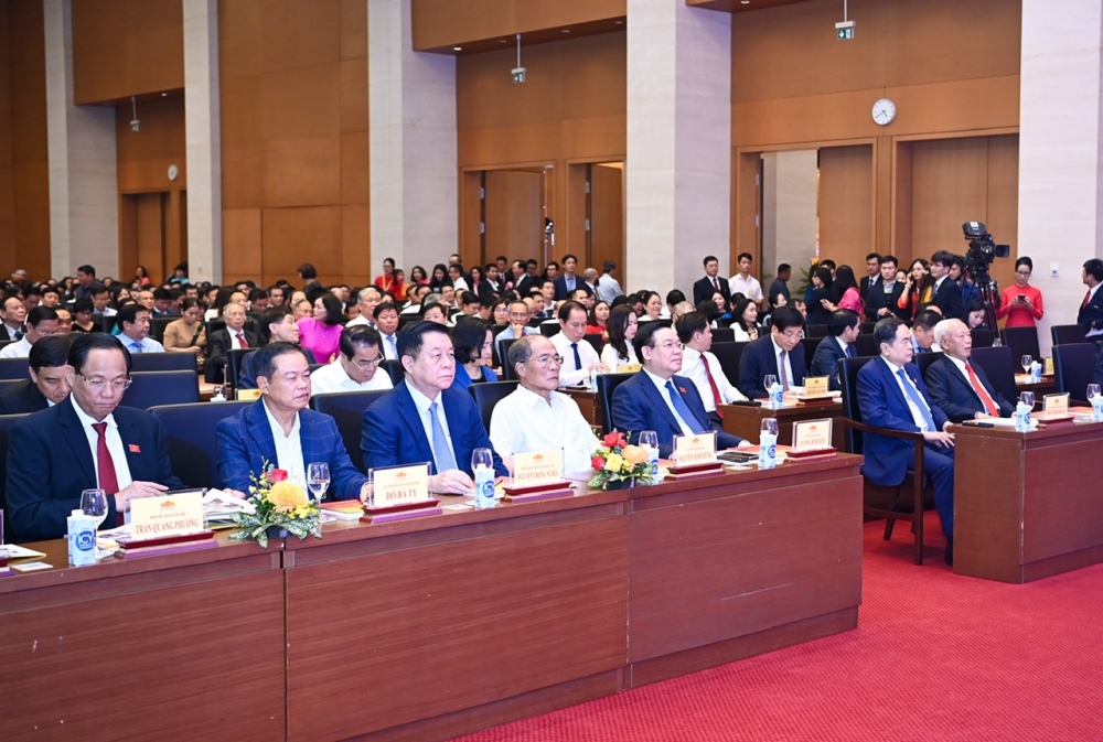 Các đại biểu tham dự buổi lễ