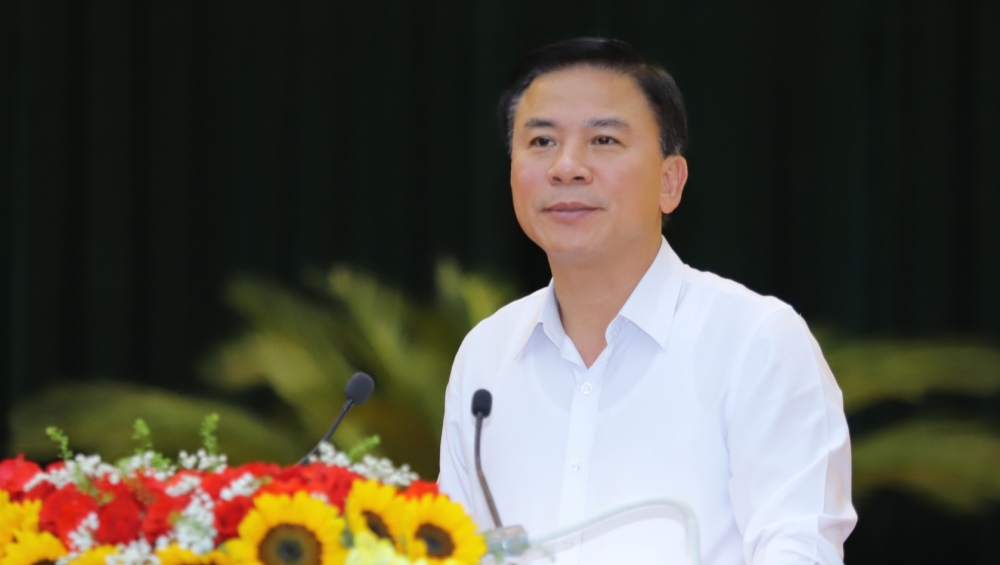 Bí thư Tỉnh uỷ Thanh Hoá Đỗ Trọng Hưng yêu cầu, các cơ quan đơn vị tỉnh Thanh Hoá phải thường xuyên rà soát, kiện toàn, bố trí, sắp xếp lại cán bộ lãnh đạo, quản lý các ngành, các cấp để phù hợp với yêu cầu nhiệm vụ; tăng cường kỷ luật, kỷ cương, xử lý kiên quyết, nghiêm minh, kịp thời cán bộ có sai phạm, vi phạm