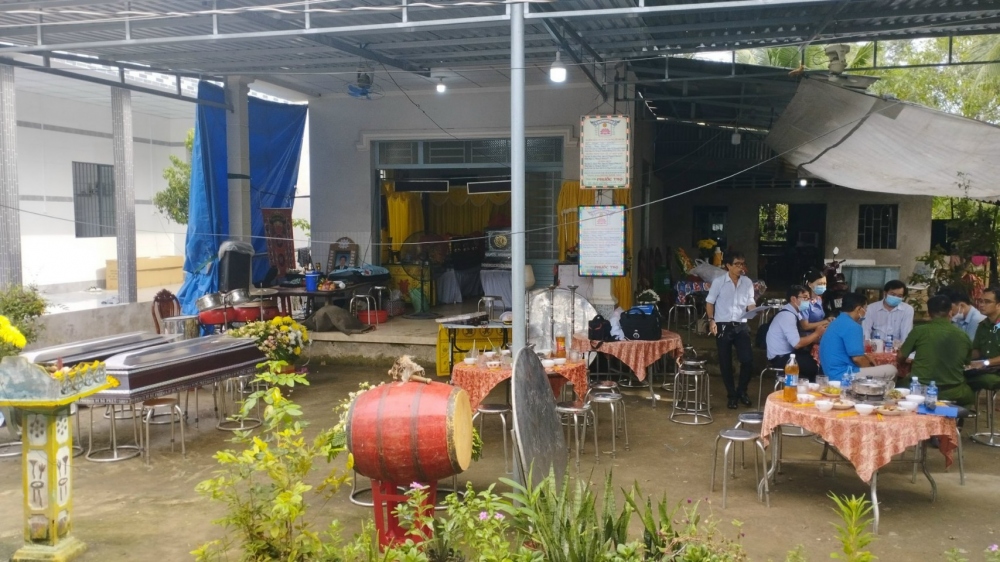 Căn nhà có 2 người tử vong nghi bị  ngộ độc.