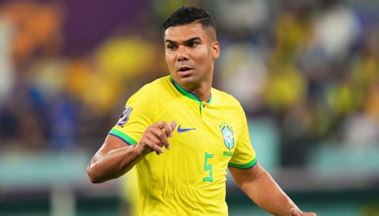 Casemiro báo hung tin cho MU. (Ảnh: Getty)