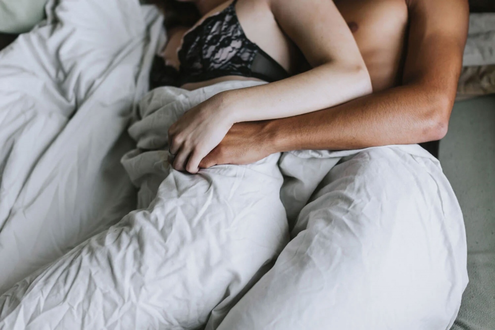 Tôi cũng không dám thú nhận sự thật với vợ, nhưng càng cố, tôi càng thấy mình thảm hại. Ảnh minh họa