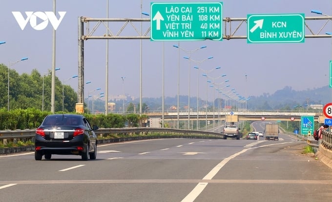 Bộ GTVT vừa có Công văn gửi Đoàn đại biểu Quốc hội tỉnh Lào Cai liên quan đến việc đầu tư nâng cấp, mở rộng tuyến đường Cao tốc Nội Bài-Lào Cai đoạn Yên Bái-Lào Cai lên quy mô 4 làn xe. 