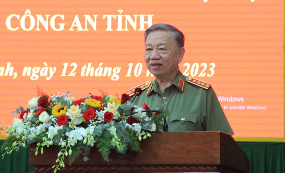 Đại tướng Tô Lâm, Ủy biên Bộ Chính trị, Bộ trưởng Bộ Công an phát biểu tại buổi làm việc với Công an tỉnh Bình Định.
