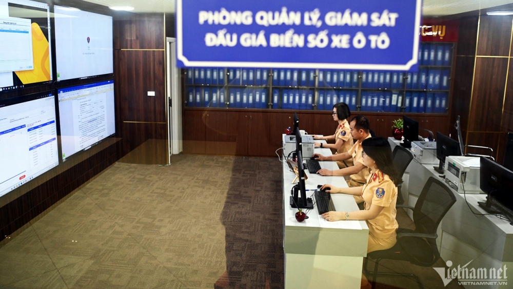 Phiên đấu giá biển số xe ô tô được Cục CSGT giám sát chặt chẽ