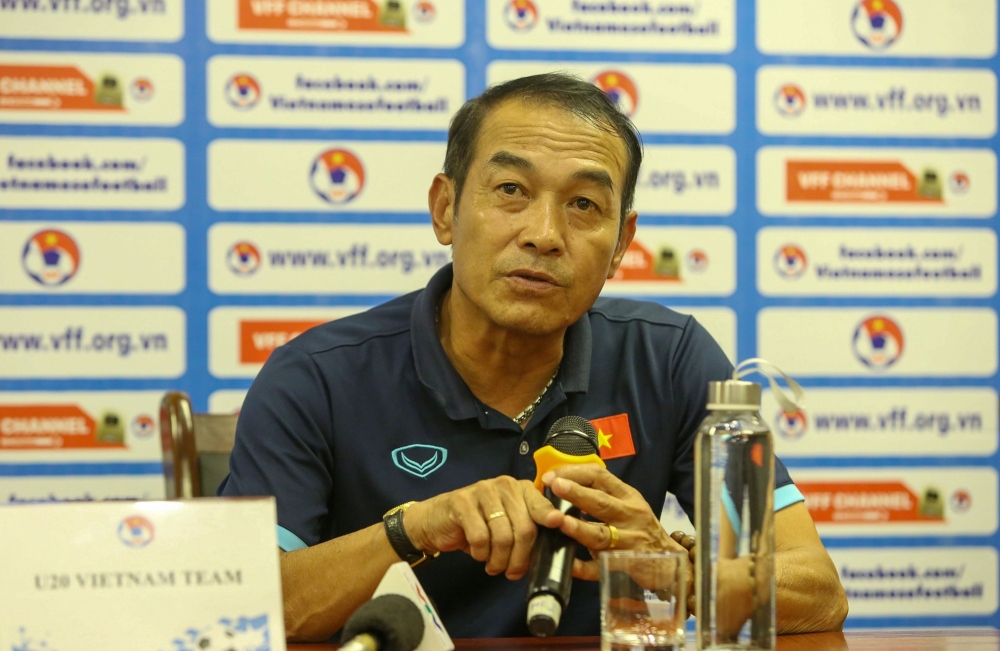 HLV Đinh Thế Nam từng đưa U23 Việt Nam vô địch U23 Đông Nam Á trong bối cảnh hàng loạt cầu thủ mắc Covid-19. (Ảnh: VFF)