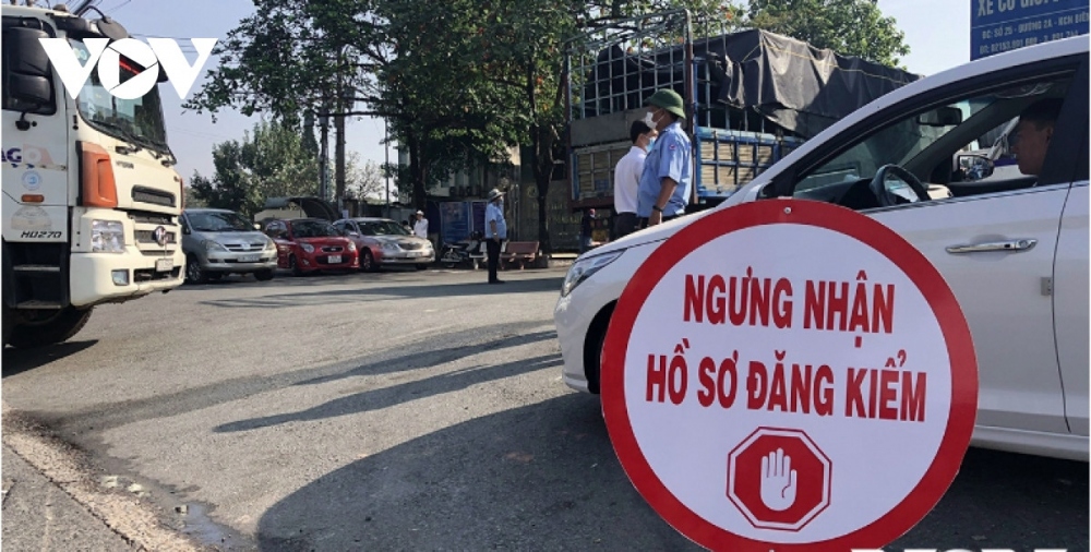 Ùn tắc, quá tải tại các trung tâm đăng kiểm có nguy cơ tái diễn ở nhiều tỉnh, thành.
