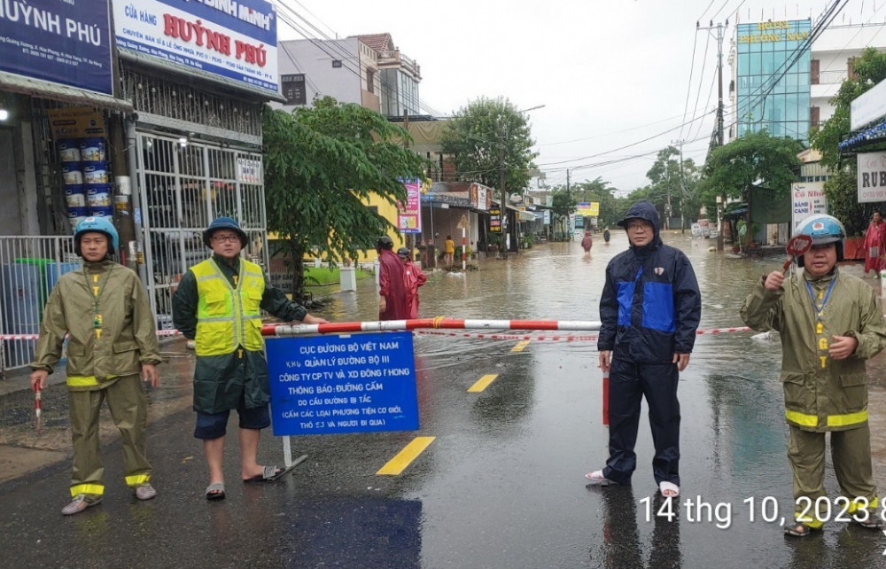 Đoạn ngập trên Quốc lộ 14G qua huyện Hòa Vang, TP Đà Nẵng đã thông tuyến trở lại