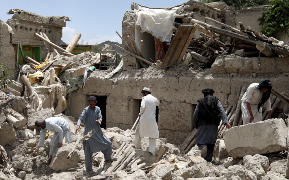 Hiện trường 1 vụ động đất ở Afghanistan. Ảnh: Sky News.