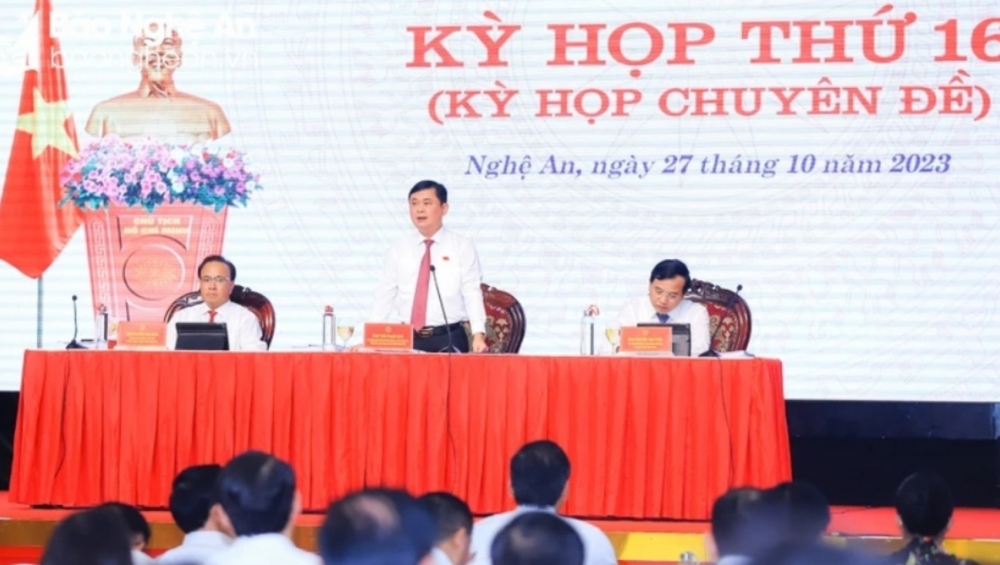 Ông Thái Thanh Quý - Bí thư Tỉnh uỷ, Chủ tịch HĐND tỉnh điều hành lấy phiếu tín nhiệm