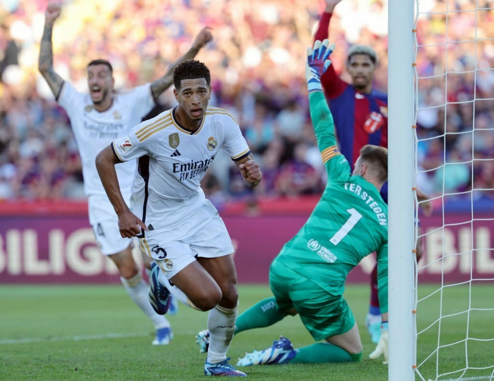 Bellingham lập cú đúp, Real Madrid lội ngược dòng thắng Barca. (Ảnh: Getty)