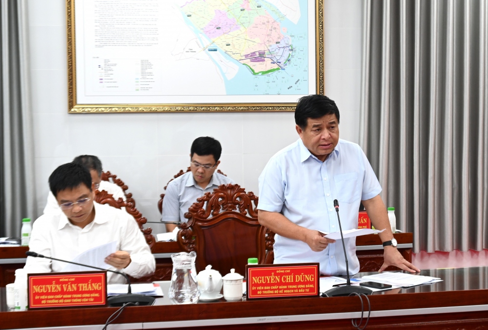 Bộ trưởng Kế hoạch và Đầu tư Nguyễn Chí Dũng phát biểu tại buổi làm việc.